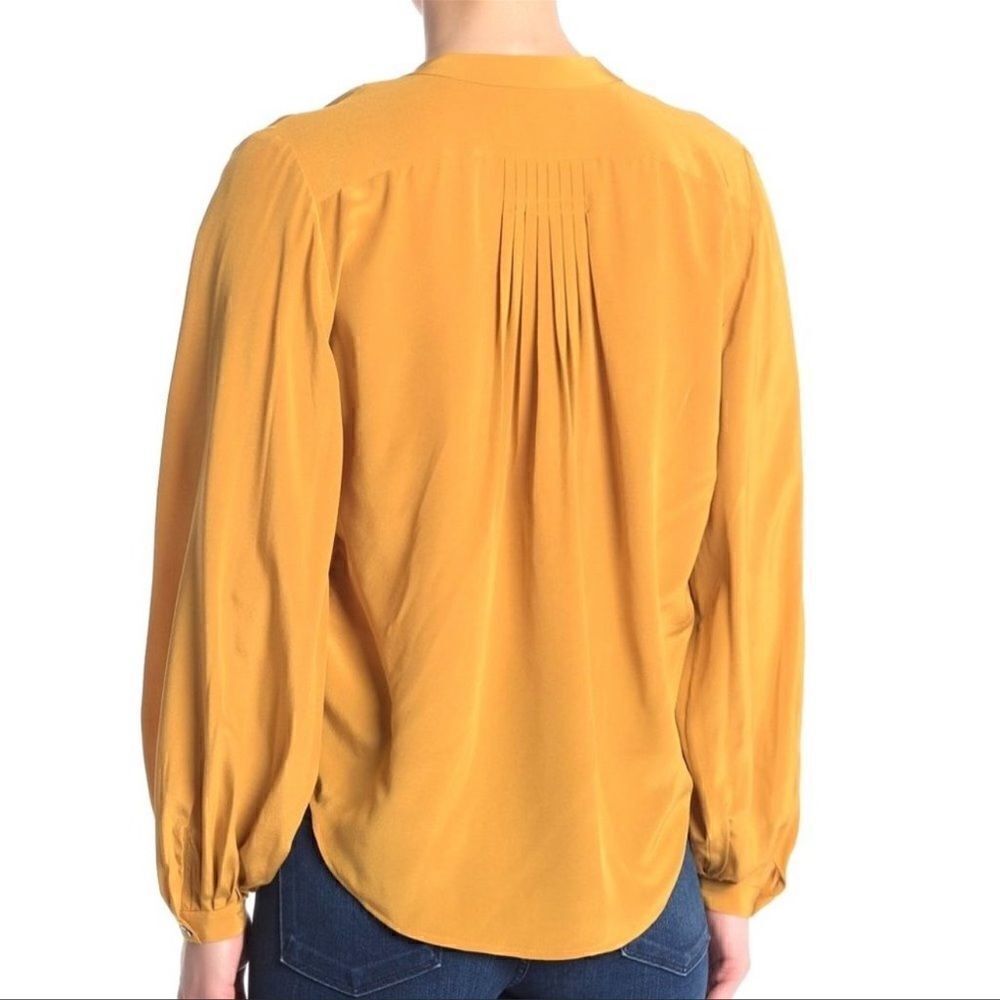 Frame  Denim Blouse.